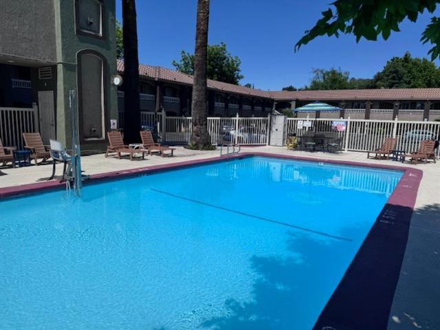 Travelodge by Wyndham Redding CA Eksteriør billede
